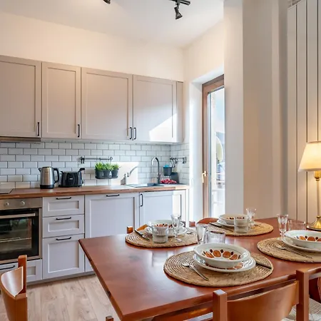 Under The Big Bench #223 *