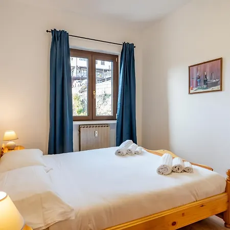 Lejlighed Under The Big Bench #223 *